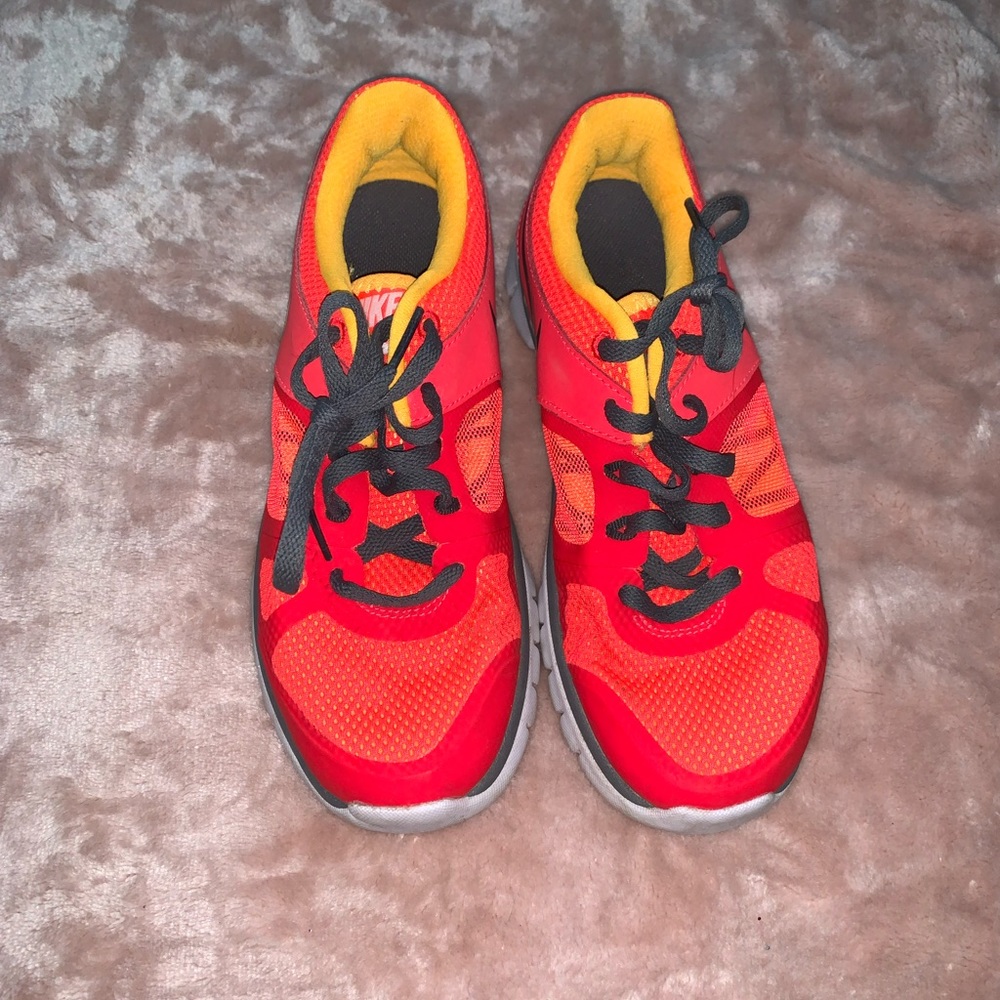 Nike - running shoes - size 6 woman’s